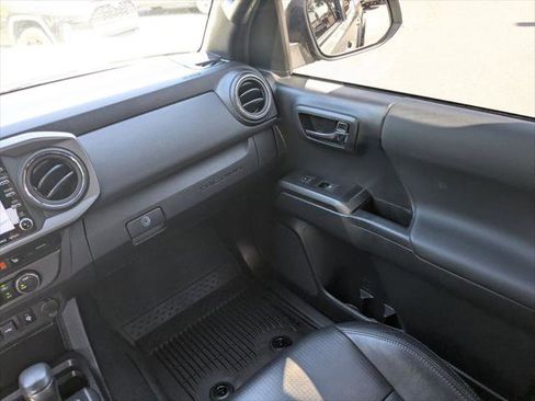 Certified 2022 Toyota Tacoma TRD Sport w/ TRD Premium Sport Package AWD/4WD image 18