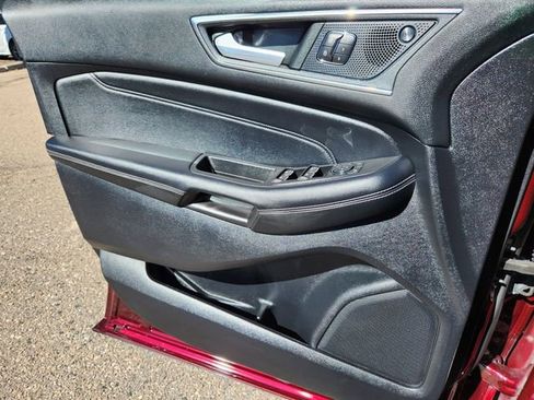 Used 2022 Ford Edge Titanium image 21