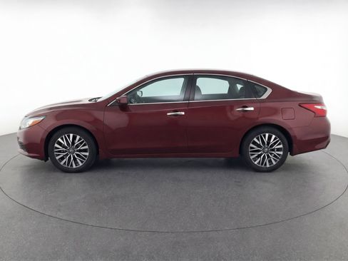 Used 2024 Nissan Altima 2.5 SV FWD image 5