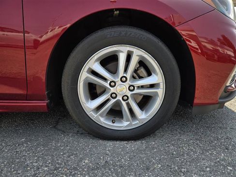 Used 2018 Chevrolet Cruze LT w/ Convenience Package image 14