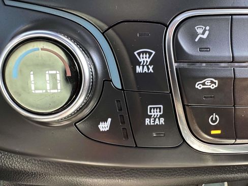 Used 2023 Chevrolet Traverse RS AWD/4WD image 24