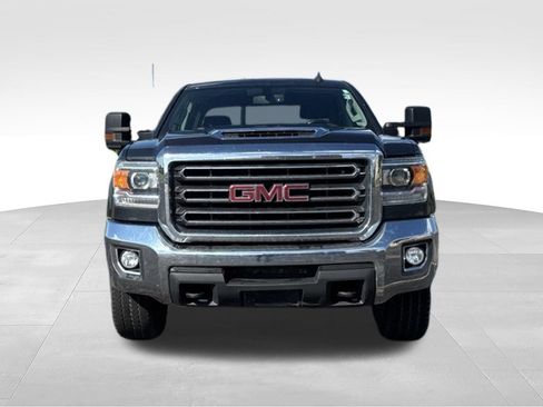 Used 2018 GMC Sierra 3500 SLE w/ SLE Preferred Package AWD/4WD image 2