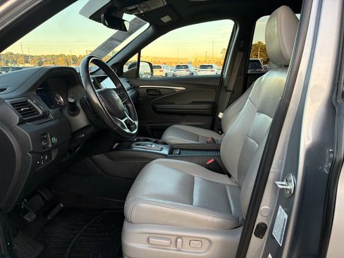 Certified 2023 Honda Passport EX-L image 10