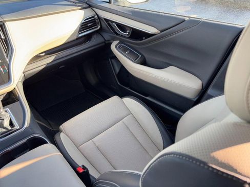 Used 2022 Subaru Outback Limited image 16