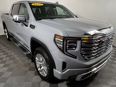 Used 2025 GMC Sierra 1500 Denali AWD/4WD image 3