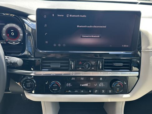 New 2026 Nissan Pathfinder SL FWD image 19