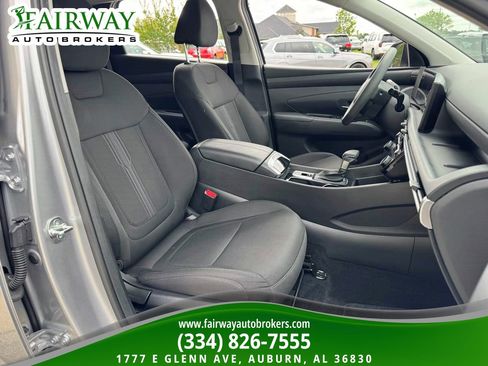 Used 2025 Hyundai Tucson SEL FWD image 12