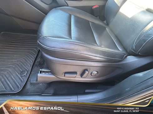 Used 2022 Kia Telluride S image 16