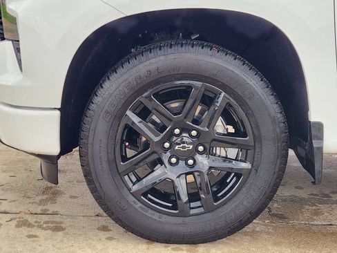 Used 2023 Chevrolet Silverado 1500 Custom RWD image 8