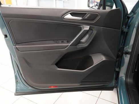 Used 2019 Volkswagen Tiguan S image 17