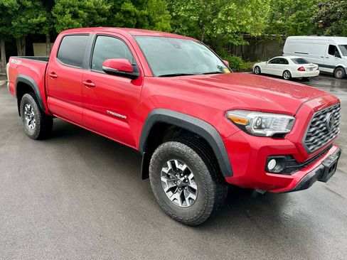 Used 2023 Toyota Tacoma TRD Off-Road AWD/4WD image 3