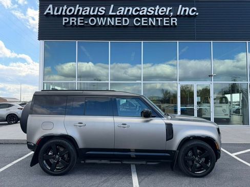 Used 2025 Land Rover Defender 110 X-Dynamic SE image 1