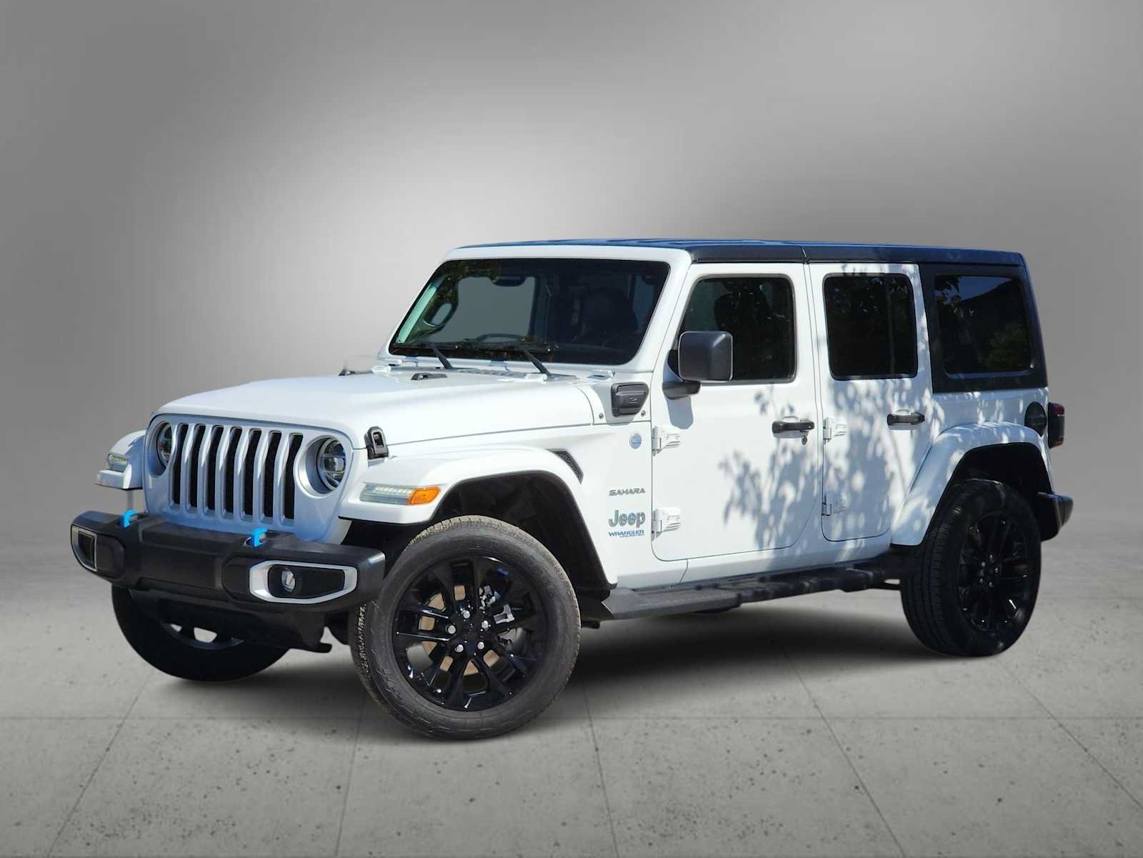 Used 2022 Jeep Wrangler Unlimited Sahara AWD/4WD image 1