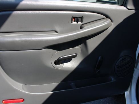 Used 2006 Chevrolet Silverado 3500 2WD Regular Cab image 10