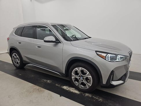 Used 2025 BMW X1 xDrive28i AWD/4WD image 3