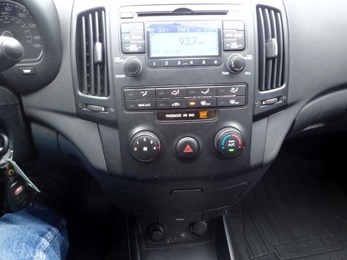 Used 2010 Hyundai Elantra SE w/ Popular Equipment Pkg 2 image 18