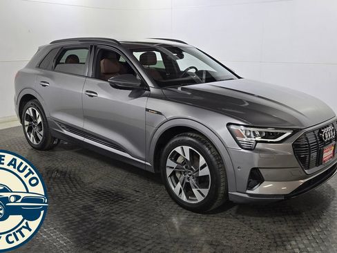 Used 2021 Audi e-tron Premium w/ Convenience Plus Package AWD/4WD image 9