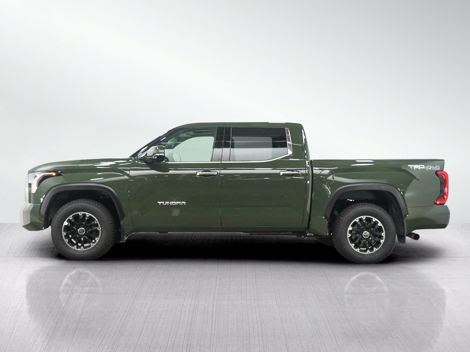 Used 2023 Toyota Tundra Limited AWD/4WD image 2