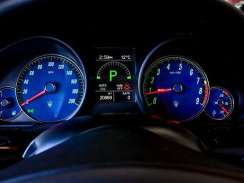 Used 2018 Maserati GranTurismo Convertible image 29