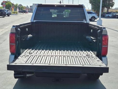 Certified 2025 Toyota Tacoma SR5 AWD/4WD image 10