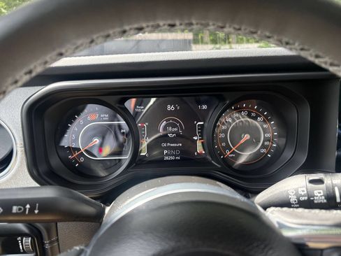 Used 2025 Jeep Wrangler Unlimited Sahara AWD/4WD image 37