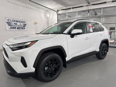 New 2025 Toyota RAV4 XLE image 4