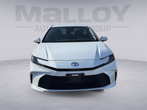 Used 2025 Toyota Camry LE image 2