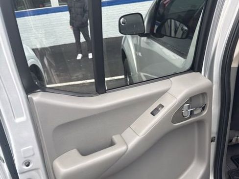 Used 2021 Nissan Frontier SV image 13