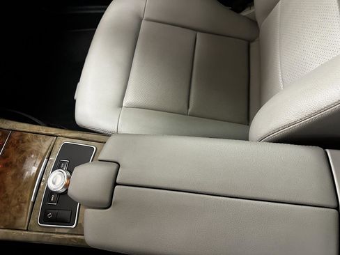 Used 2011 Mercedes-Benz E 350 4MATIC Sedan image 60