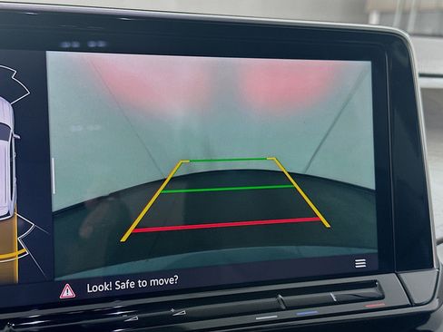 Used 2025 Volkswagen Atlas SE AWD/4WD image 22