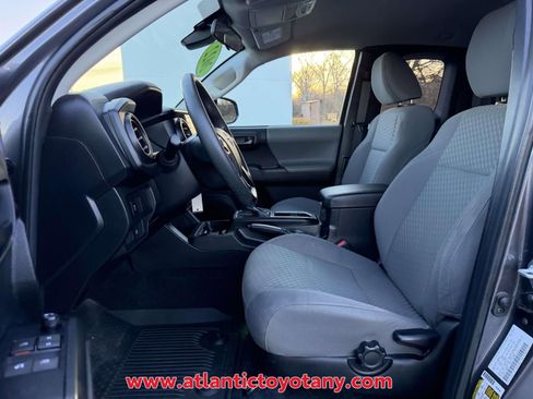 Used 2022 Toyota Tacoma SR w/ SX Package image 10