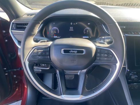 New 2025 Jeep Grand Cherokee Laredo RWD image 12