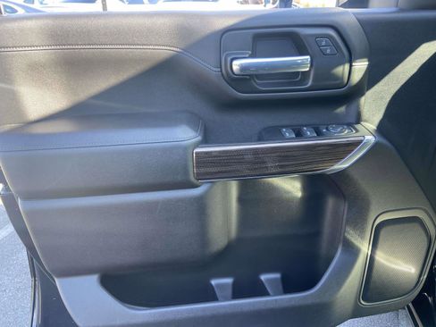 Used 2022 Chevrolet Silverado 3500 LT w/ Convenience Package image 4