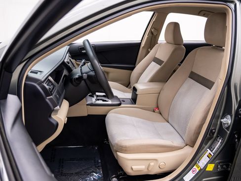 Used 2012 Toyota Camry LE FWD image 15