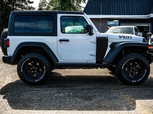 Used 2021 Jeep Wrangler Sport AWD/4WD image 13