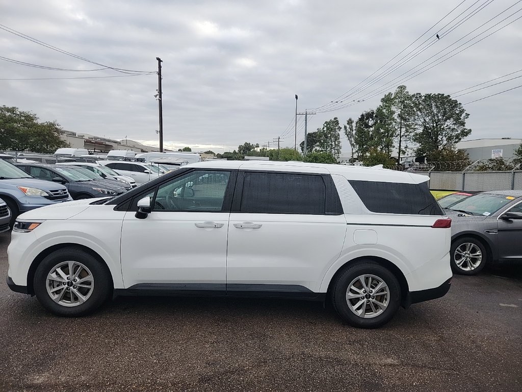 Certified 2023 Kia Carnival LX FWD image 10