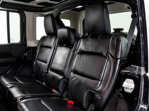 Used 2023 Jeep Wrangler Unlimited Rubicon 392 w/ Dual Top Group AWD/4WD image 17