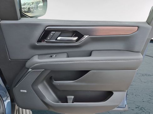 New 2026 GMC Yukon Denali w/ Sun & Power Step Package AWD/4WD image 13