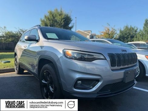 Used 2019 Jeep Cherokee Latitude Plus AWD/4WD image 1
