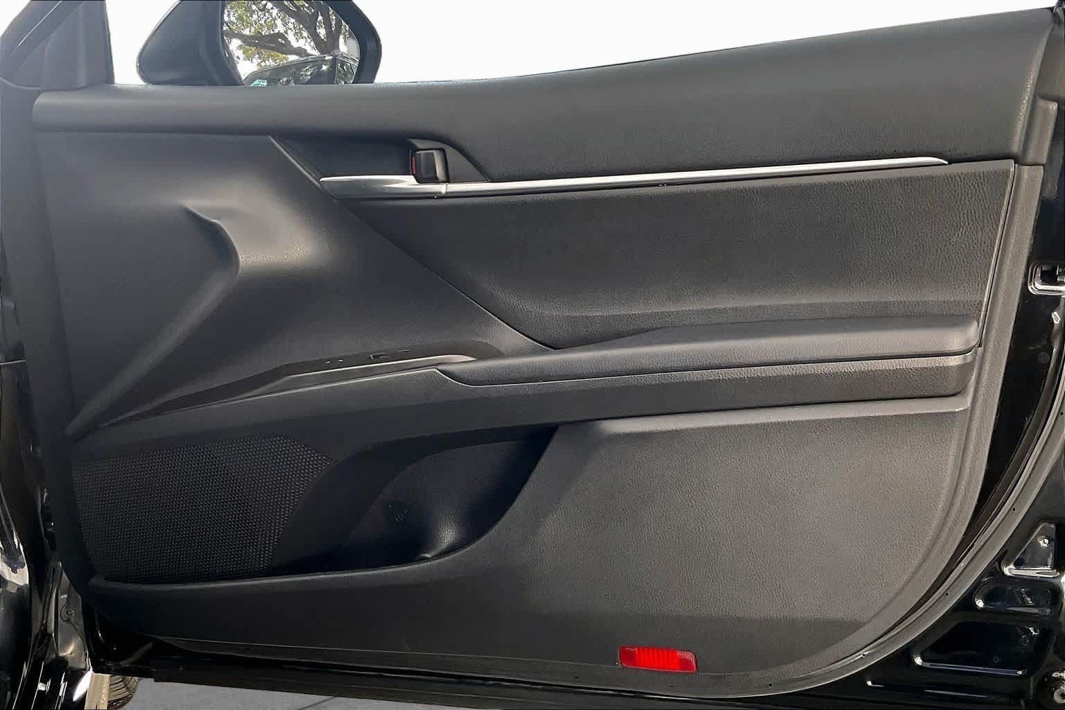 Used 2022 Toyota Camry SE FWD image 23