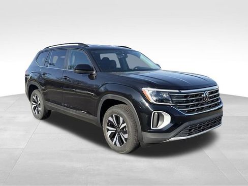 New 2026 Volkswagen Atlas SE image 7