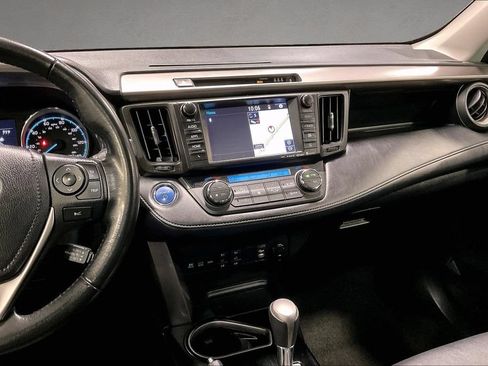 Used 2018 Toyota RAV4 Limited AWD/4WD image 9