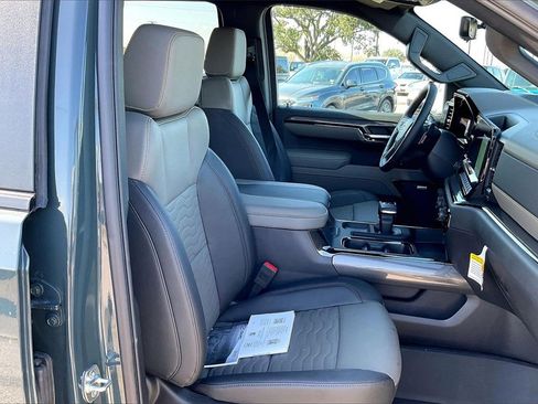 Certified 2025 Chevrolet Silverado 1500 ZR2 w/ Technology Package image 30