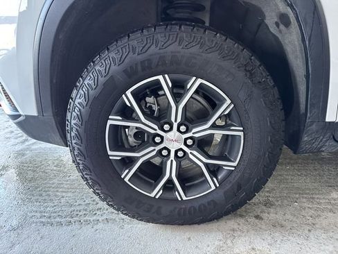 New 2026 GMC Acadia AT4 w/ LPO, Floor Liner Package image 32