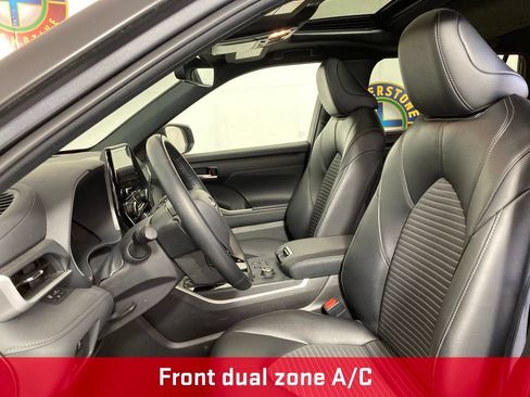 Used 2025 Toyota Highlander XSE AWD/4WD image 9
