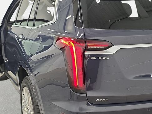 Certified 2024 Cadillac XT6 Premium Luxury w/ LPO, Floor Liner Package AWD/4WD image 31