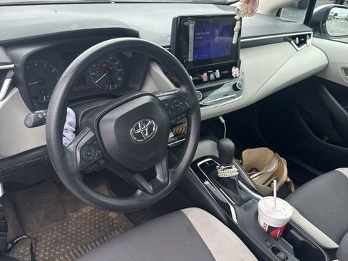 Used 2025 Toyota Corolla LE FWD image 14
