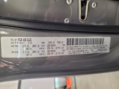 Used 2019 Jeep Cherokee Limited image 33