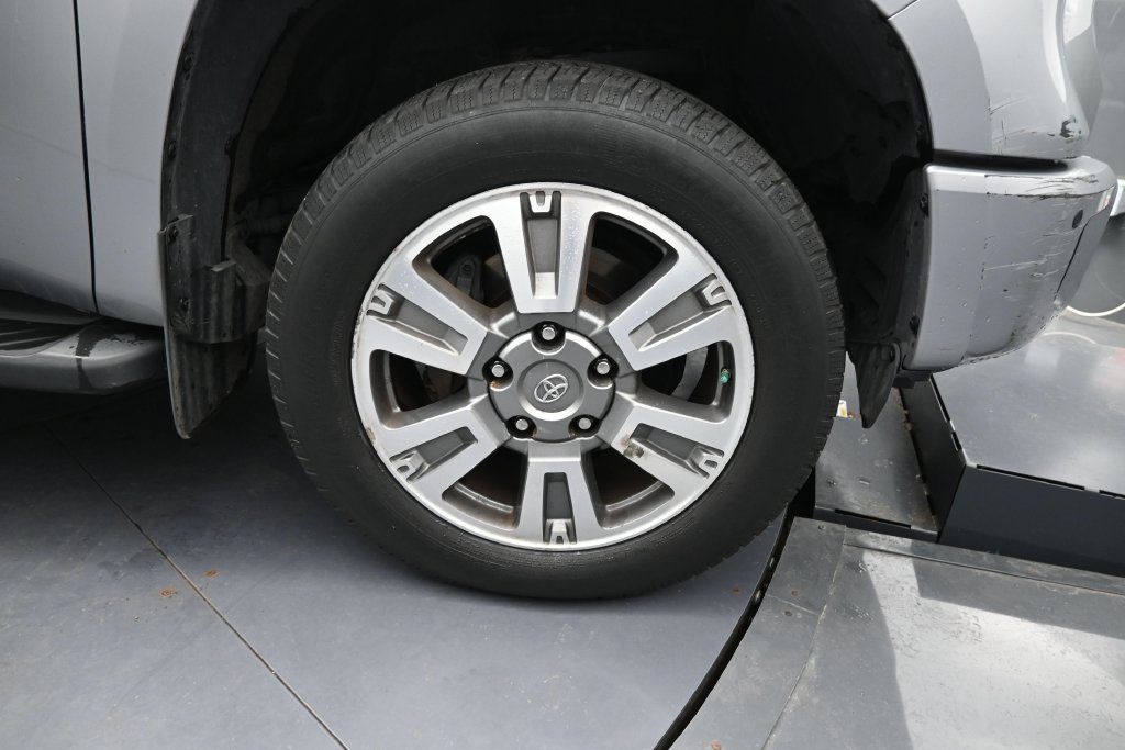 Used 2014 Toyota Tundra Platinum AWD/4WD image 16