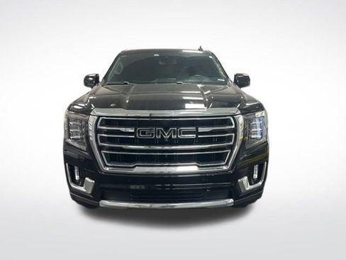 Used 2023 GMC Yukon SLT w/ SLT Premium Package image 9